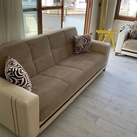 Kusadasi Sahil Seridinde Sueper Manzali Daire Κουσάντασι
