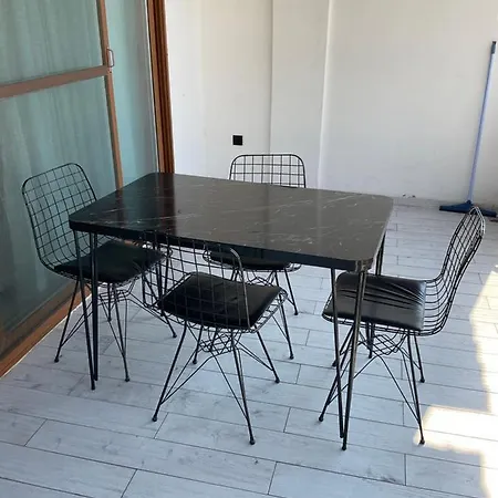Kusadasi Sahil Seridinde Sueper Manzali Daire Κουσάντασι